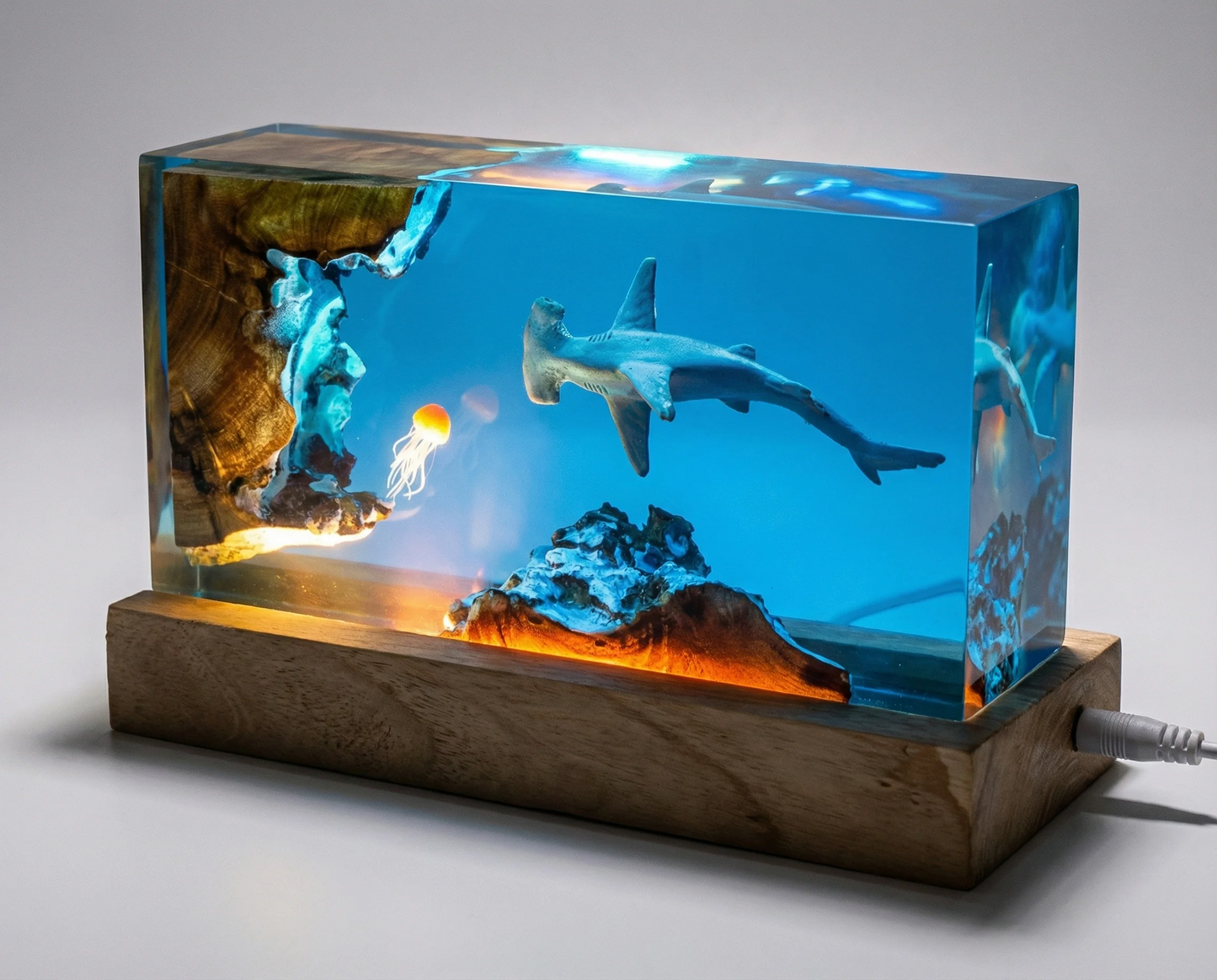 RESINOVA - HAMMERHEAD SHARK AND JELLYFISH